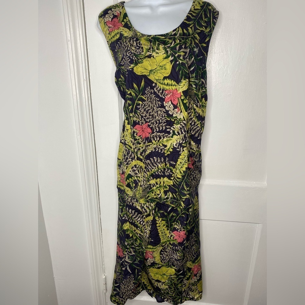 LORD & TAYLOR Vintage %100 Silk Blouse and Skirt in Tropical Print.